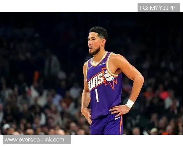 战术解析：布克如何在比赛中掌控节奏并主宰局势